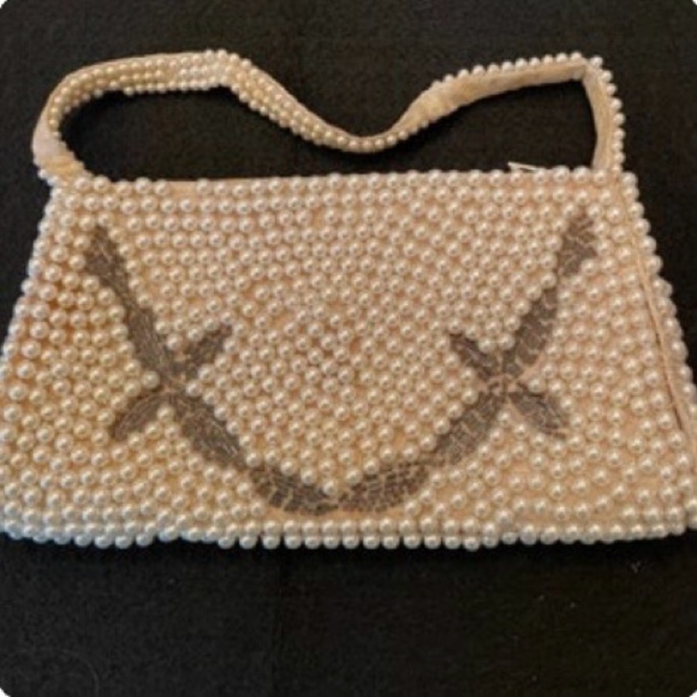 Lovely Antique Pearl Evening Bag with Deco Design